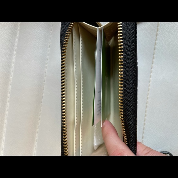 Kate Spade Jazzy Metro Patent Leather Perforated Wallet Purse Wristlet NEW - Picture 5 of 7